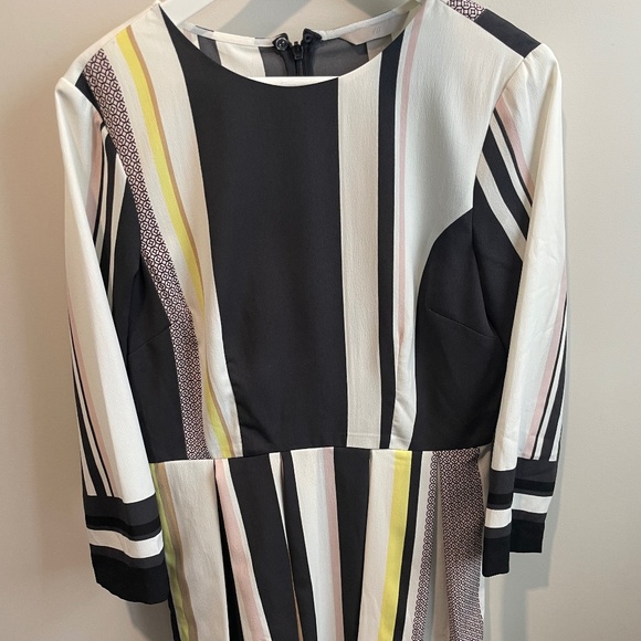 H&M pleated dress size 8 - Picture 1 of 3